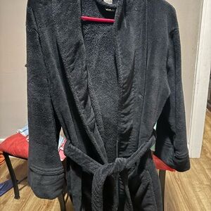 PINK Victoria's Secret black Plush Robe
